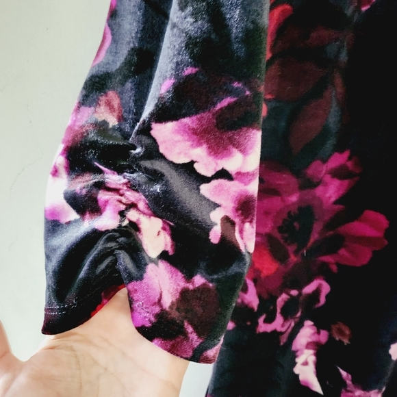 ROZ & ALI Crushed Velvet Floral Dress 3/4 sleeves - Picture 4 of 11